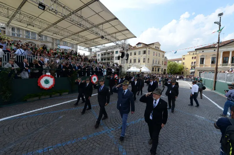 La sfilata delle penne nere bresciane