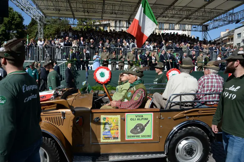 La sfilata delle penne nere bresciane