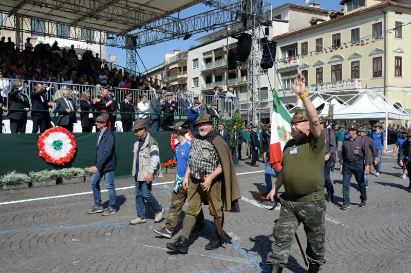 La sfilata delle penne nere bresciane