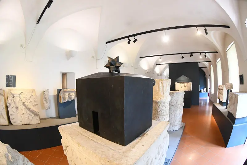 Le opere di Paladino in mostra a Brescia