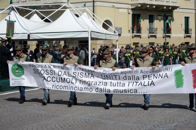 La sfilata delle penne nere bresciane