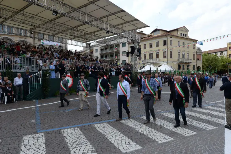 La sfilata delle penne nere bresciane