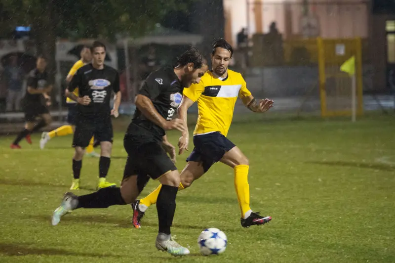 Quinta serata sotto l'acqua al torneo di Porzano