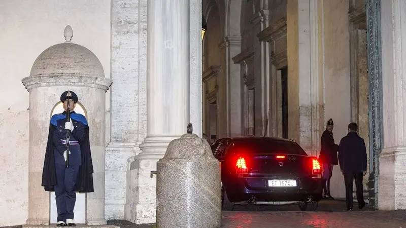 Renzi al suo arrivo al Quirinale per le dimissioni