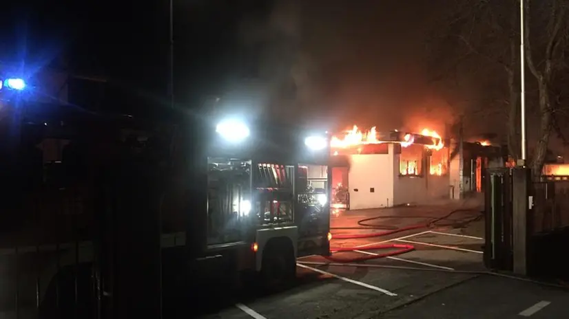 Alcune immagini del rogo di Sonico alla Cotonella