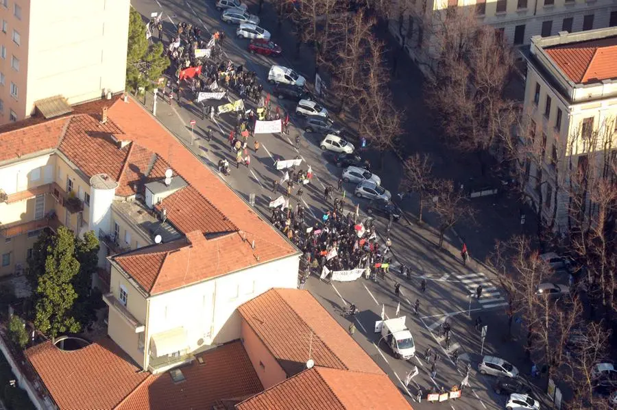 La manifestazione dei No Tav vista dall'elicottero