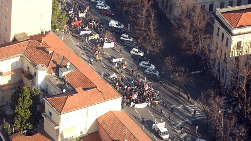 La manifestazione dei No Tav vista dall'elicottero