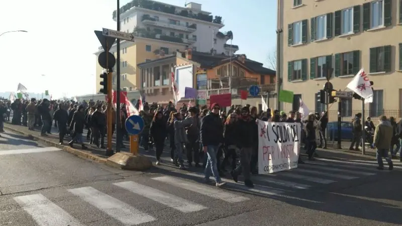 No Tav, il corteo sul cavalcavia Kennedy