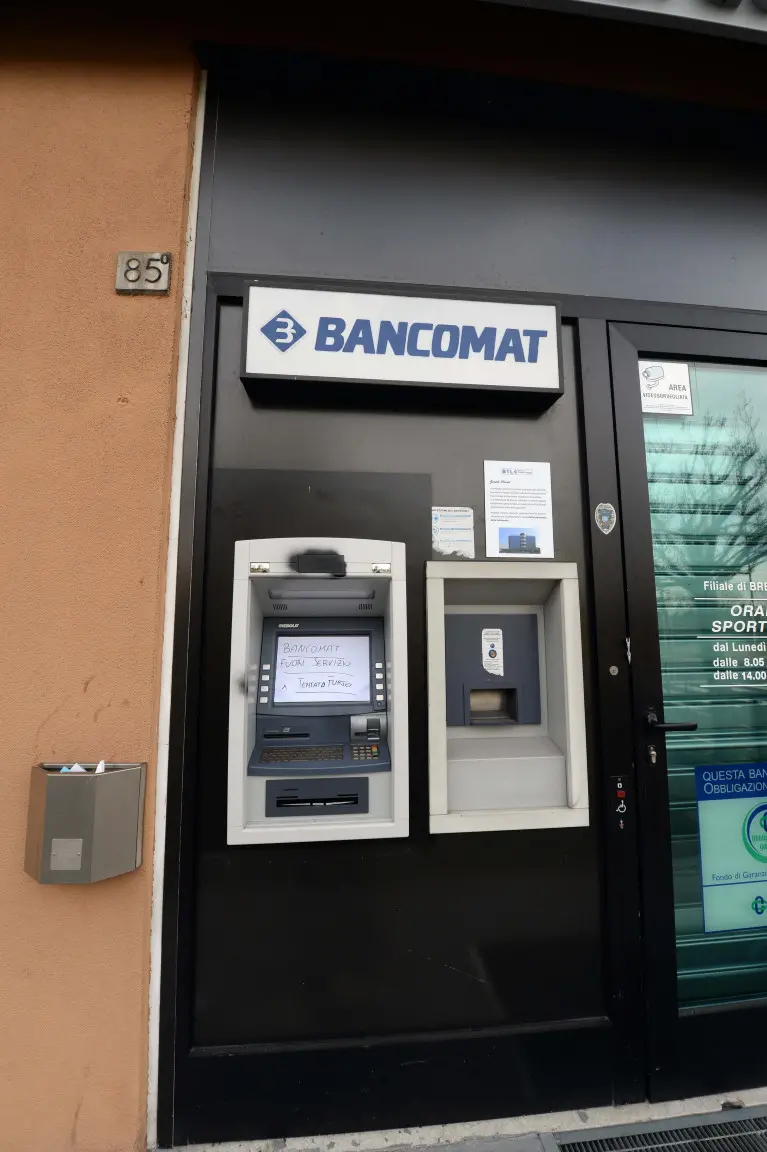 Assalto al bancomat via Buffalora a Brescia