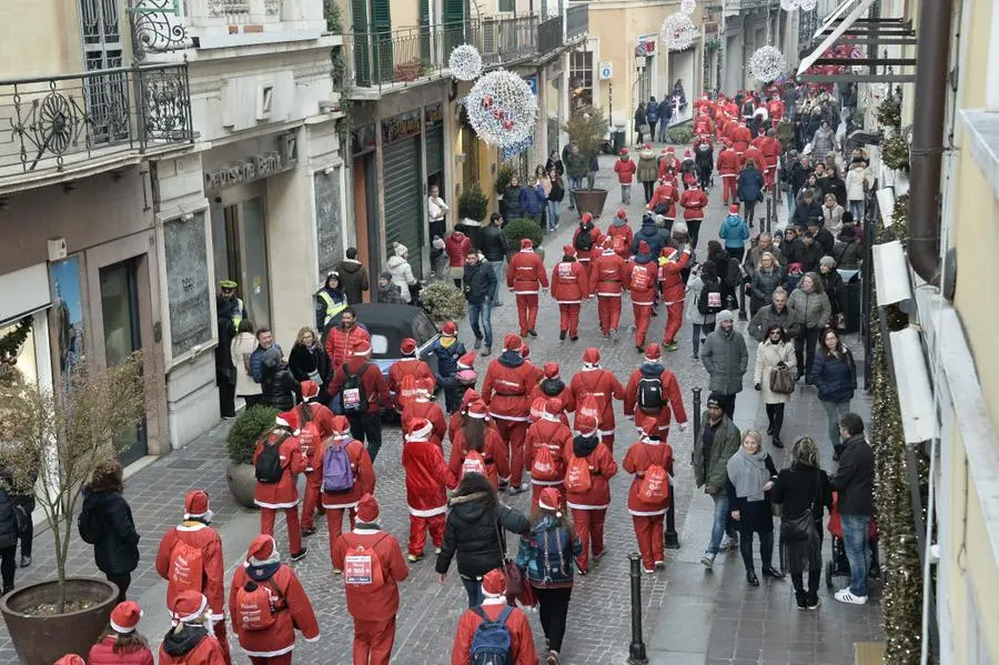 Invasione di Babbi Natale in città