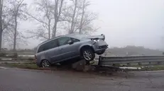 Auto sulle barriere, treni bloccati sulla Brescia-Parma