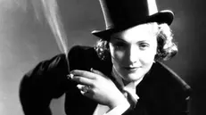 Una delle più celebri immagini di Marlene Dietrich - Foto Ansa © www.giornaledibrescia.it