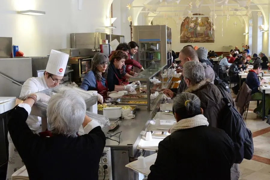 Il Natale alla mensa Menni