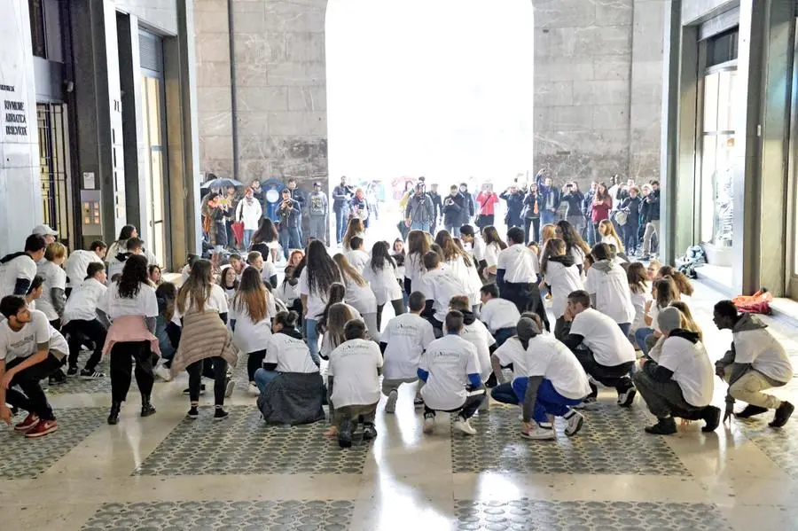 Il flash mob in piazza Vittoria