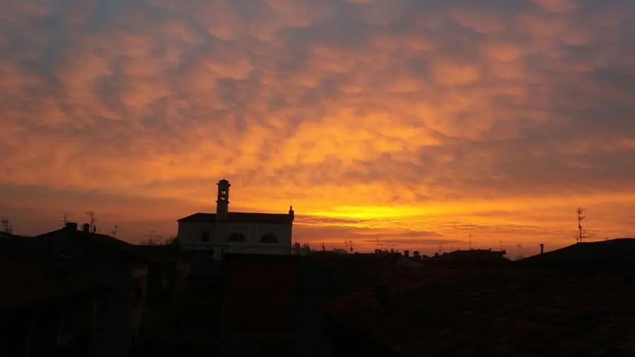 L'alba su Brescia e provincia