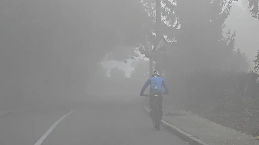 Prima nebbia sulla città e sulla Maddalena