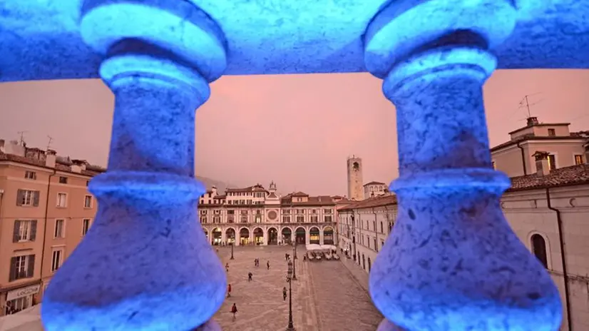 Giornata del Diabete, Loggia tinta di blu