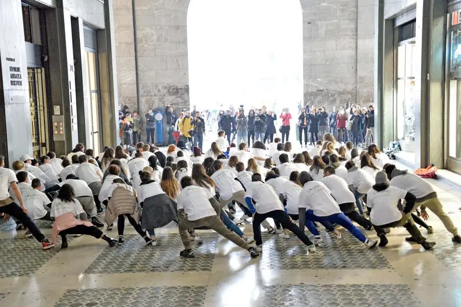 Il flash mob in piazza Vittoria