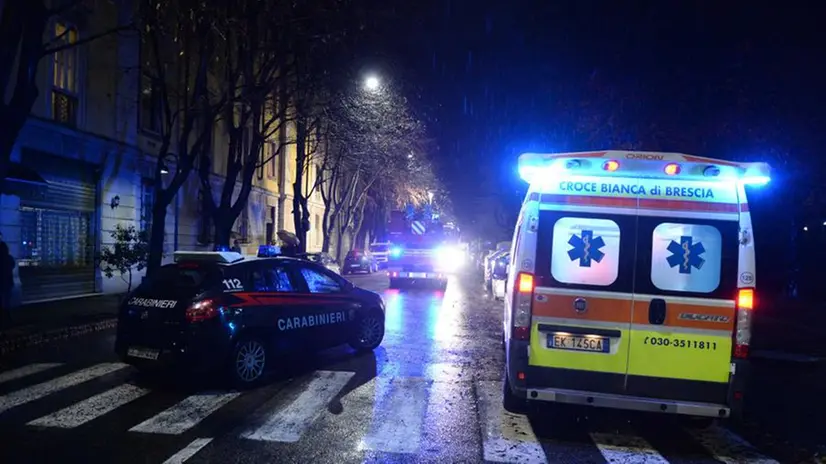Incendio in via Campo Marte, un'anziana intossicata