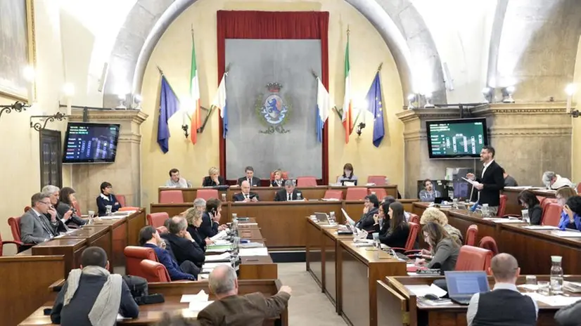 Consiglio comunale in seduta, scatti dalla Loggia