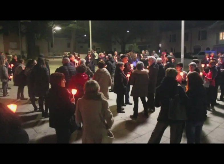 Fiaccolata contro la violenza di genere