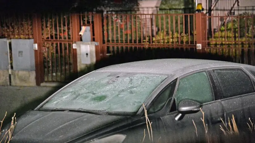 Auto ricoperte di brina al mattino