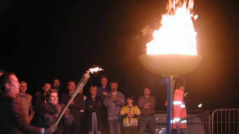 L’inaugurazione della rete di Teglie nell’ottobre del 2001