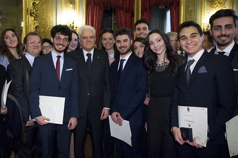 Letizia Trapletti assieme ad altri neo-alfieri al Quirinale con Mattarella