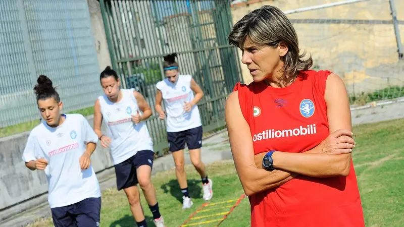 Milena Bertolini nel corso di un allenamento