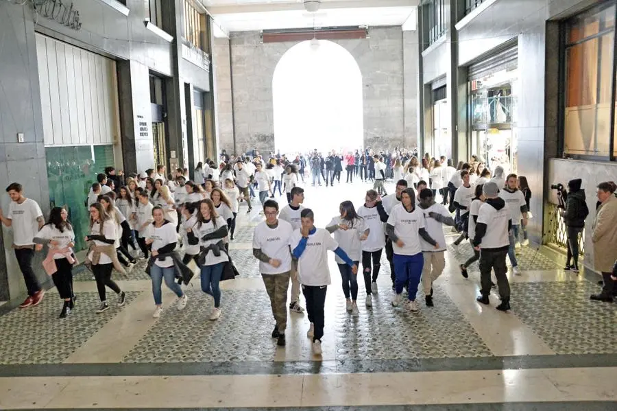 Il flash mob in piazza Vittoria