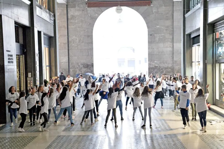 Il flash mob in piazza Vittoria