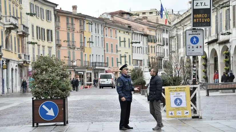 Corso Zanardelli è pedonale