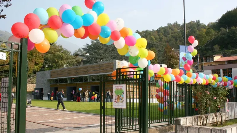 L'ingresso del polo scolastico di Sarezzo