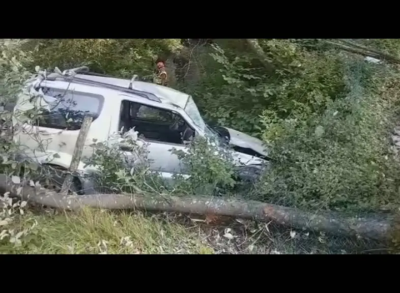 Auto giù nel dirupo, morto 79enne a Droane