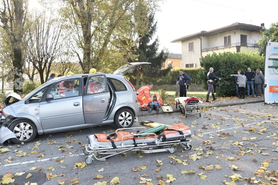 Flero, frontale tra auto