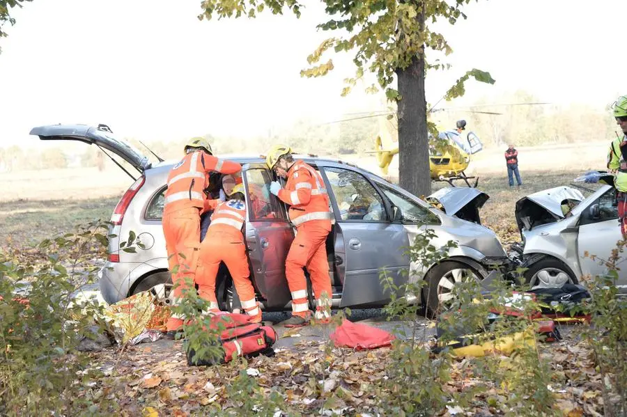 Flero, frontale tra auto