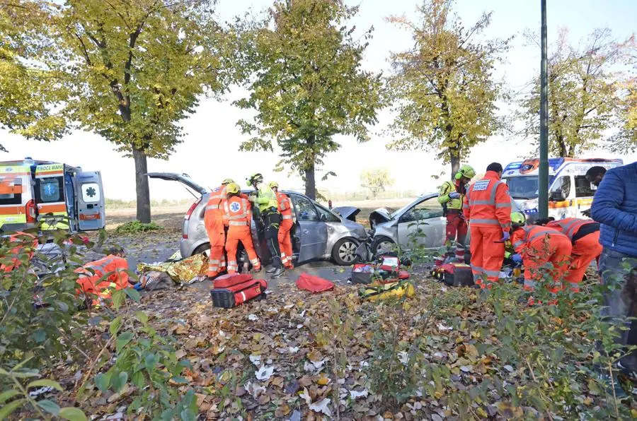Flero, frontale tra auto
