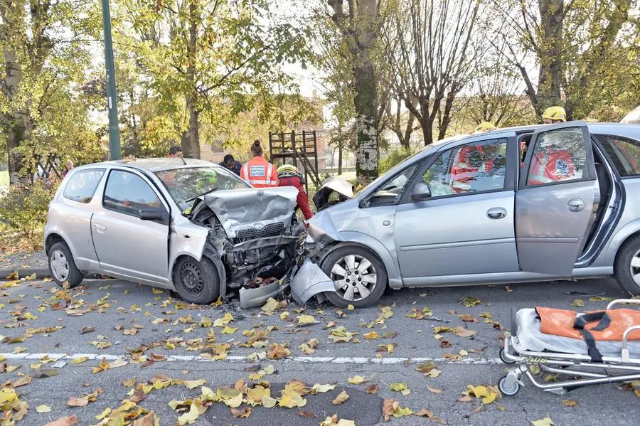 Flero, frontale tra auto