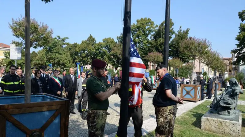 La commemorazione al parco Torri Gemelle