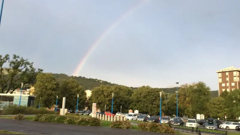 L'arcobaleno sulla città