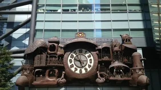 L'orologio meccanico della Ghibli, nella sede della Nippon Television a Tokyo
