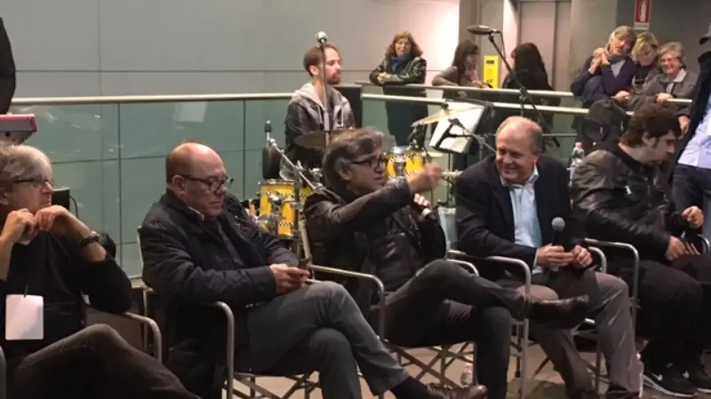 Carlo Verdone e gli Stadio in metropolitana