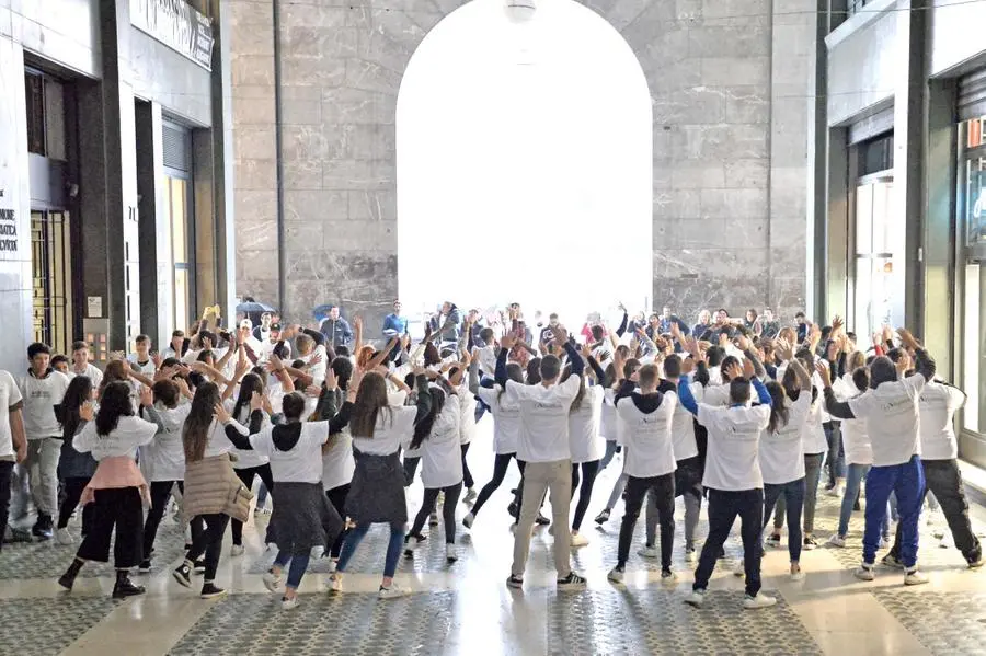 Il flash mob in piazza Vittoria