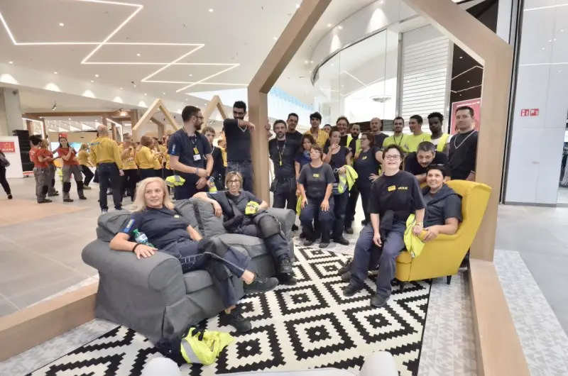 Elnòs, l'apertura del nuovo centro commerciale