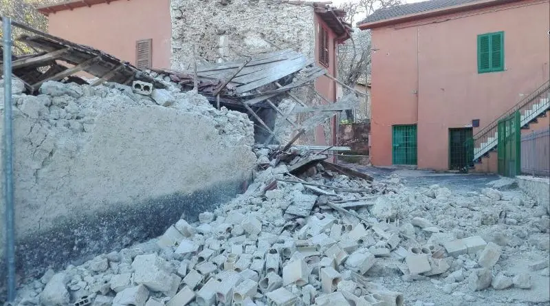 Vigili del Fuoco e personale Areu dalla Lombardia al sisma