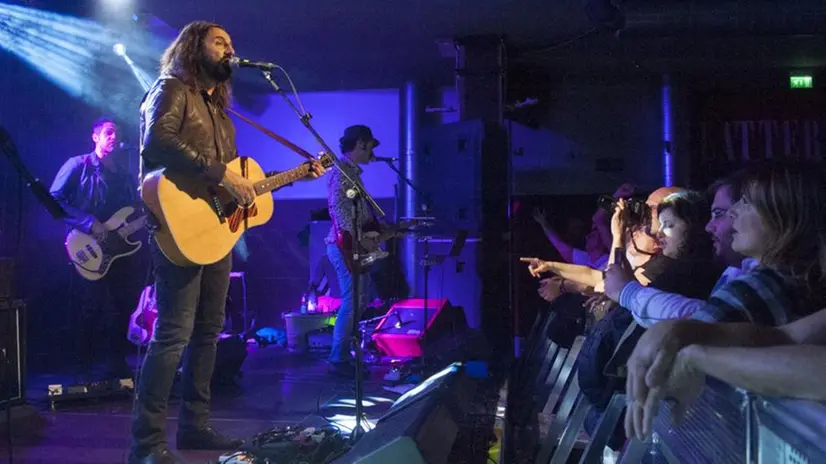 Omar Pedrini, l'ultimo concerto del tour alla Latteria Molloy