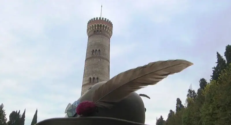 San Martino della Battaglia, alzabandiera per le Penne Nere