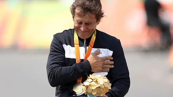 Alex Zanardi trionfatore a Rio de Janeiro