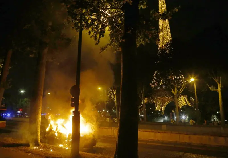 Scontri a Parigi dopo la finale