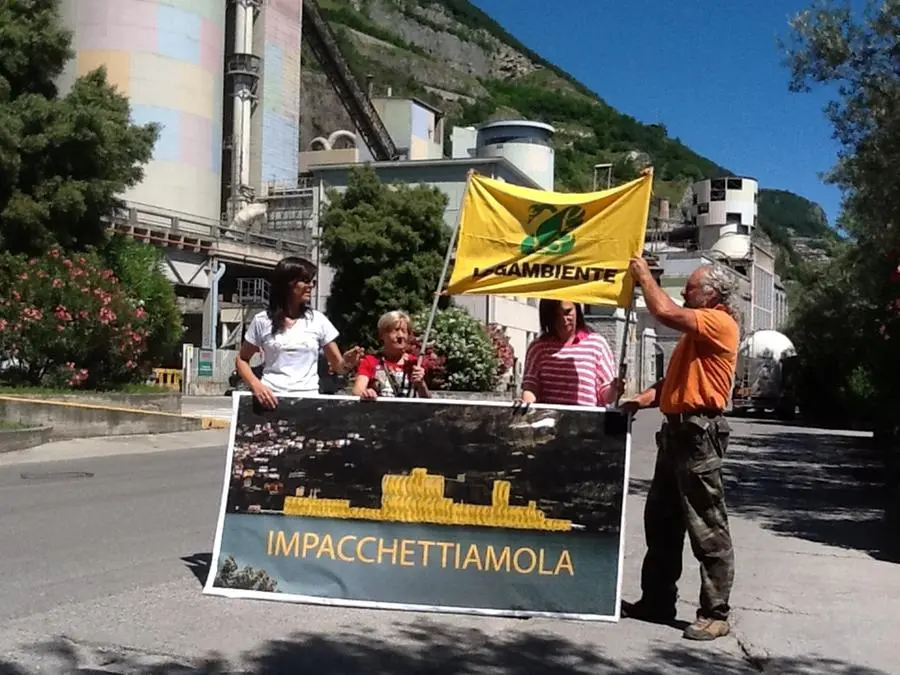 La protesta di Legambiente